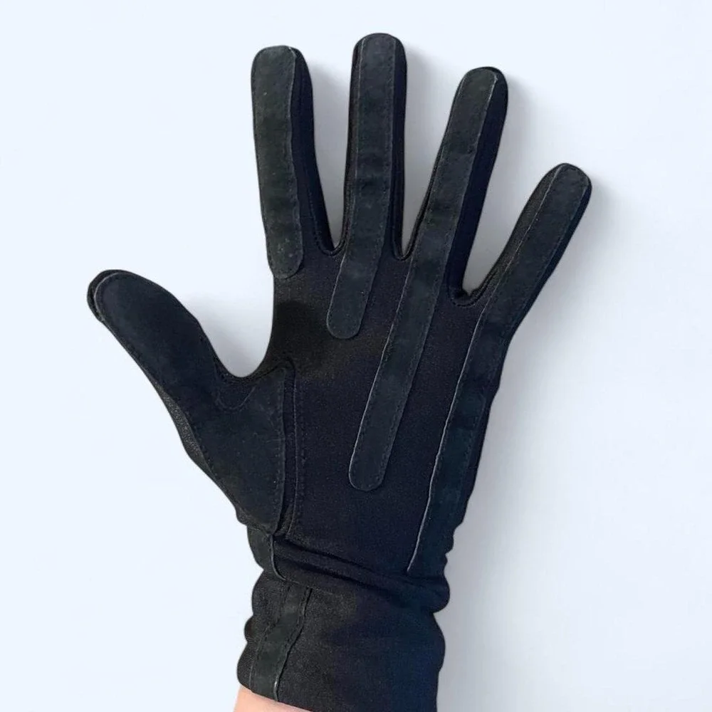 Black nylon lined gloves size S by Isotoner - Picture 5 of 6